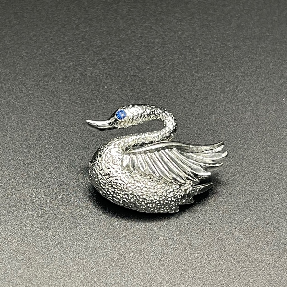 Vintage Gerry's Swan Brooch